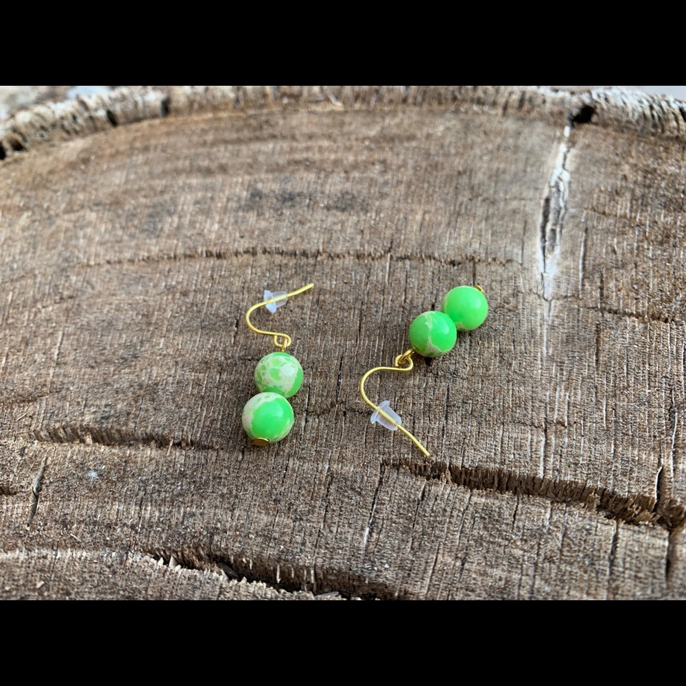 8 MM GREEN GEMSTONE EARRINGS